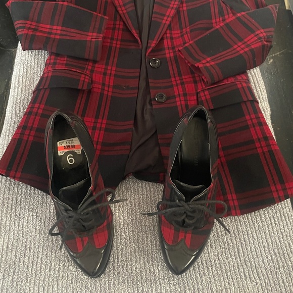 Brand new condition red plaid Le Chateau 3/4 sleeve blazer and matching shoes - Picture 1 of 11